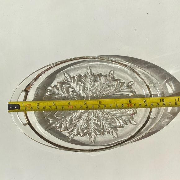 Vintage 10” Jeannette Glass Oval Serving Tray with Gold Trim - Feather Pattern - Picture 3 of 12